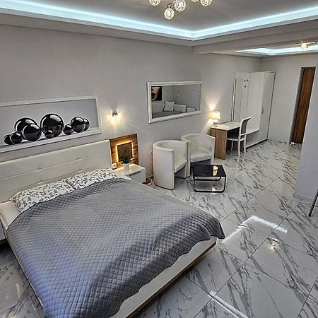 Willa Imperium Ostrowiec Świętokrzyski Extérieur photo