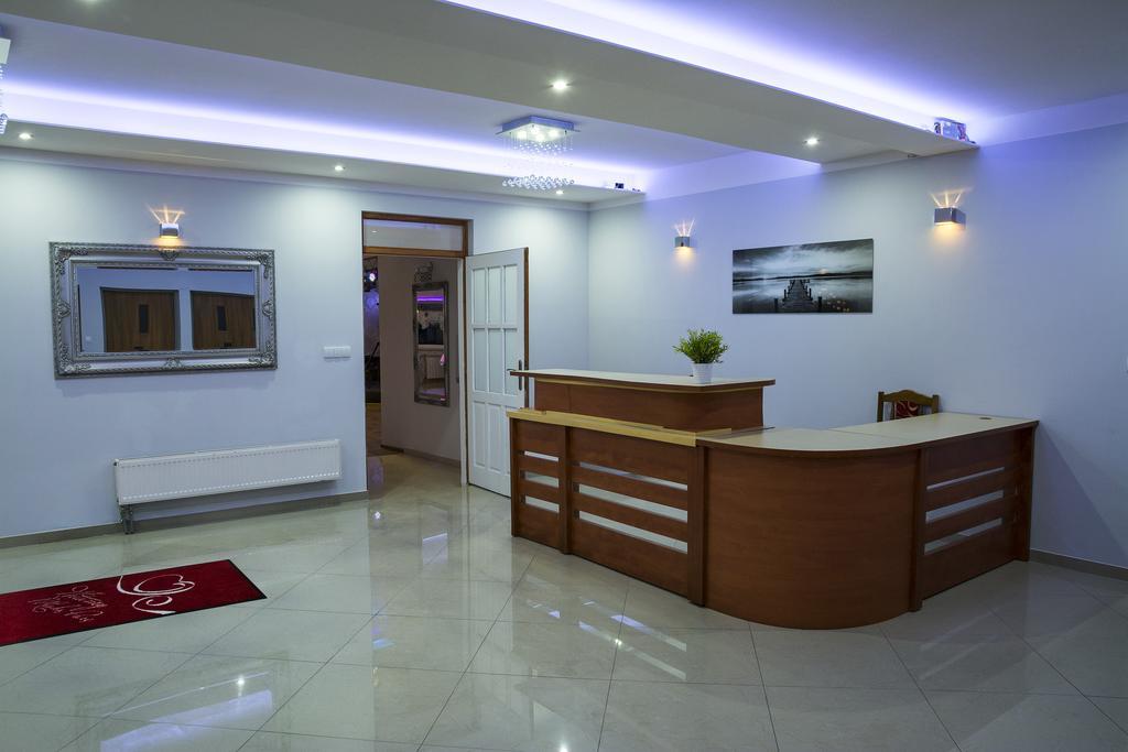 Willa Imperium Ostrowiec Świętokrzyski Extérieur photo